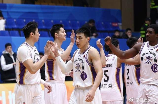 赏金女王试玩-6战4负沦为混子球队！CBA少帅下课倒计时，战术单一还引发内讧|北控男篮|张庆鹏|浙江男篮|天津男篮|男篮_新浪体育_新浪新闻
